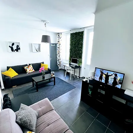 Soleil & Charme - Pres Du Vieux-port - Authentique! Apartment