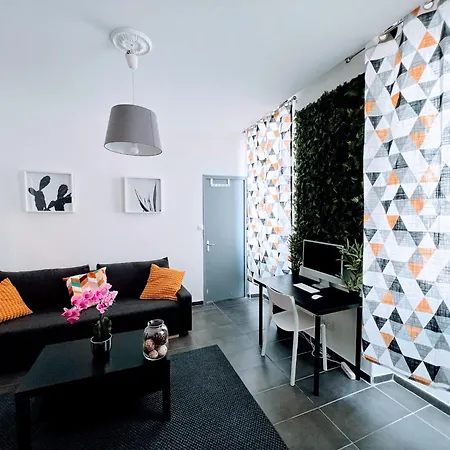 Soleil & Charme - Pres Du Vieux-port - Authentique! Apartment